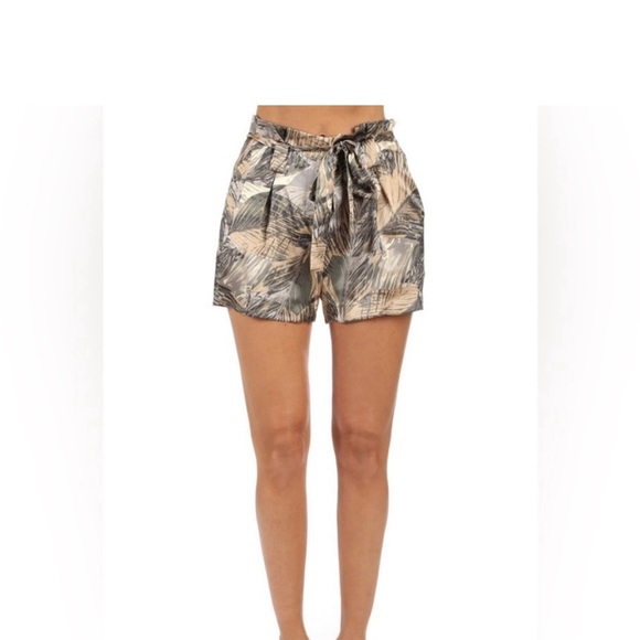 100% Silk L’Agence shorts size 6 - Picture 1 of 13